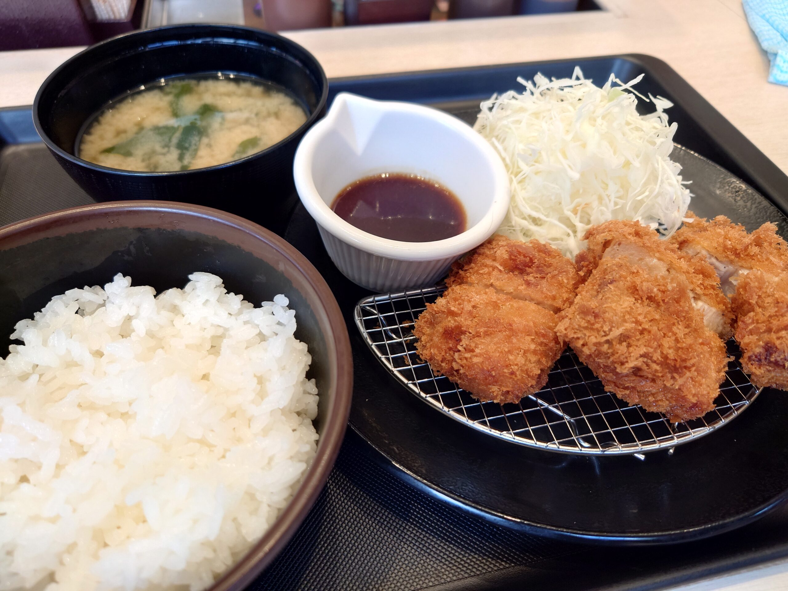 角煮かつ（3枚）定食　990円